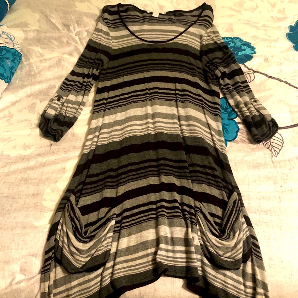 Khalus mid sleeve tunic top